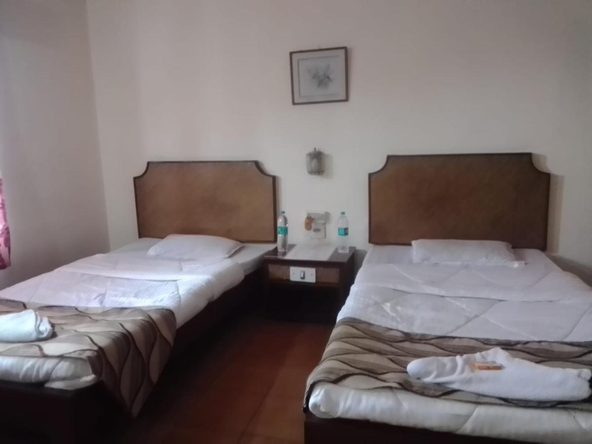 Hotel Indsurya Дібругарх Екстер'єр фото