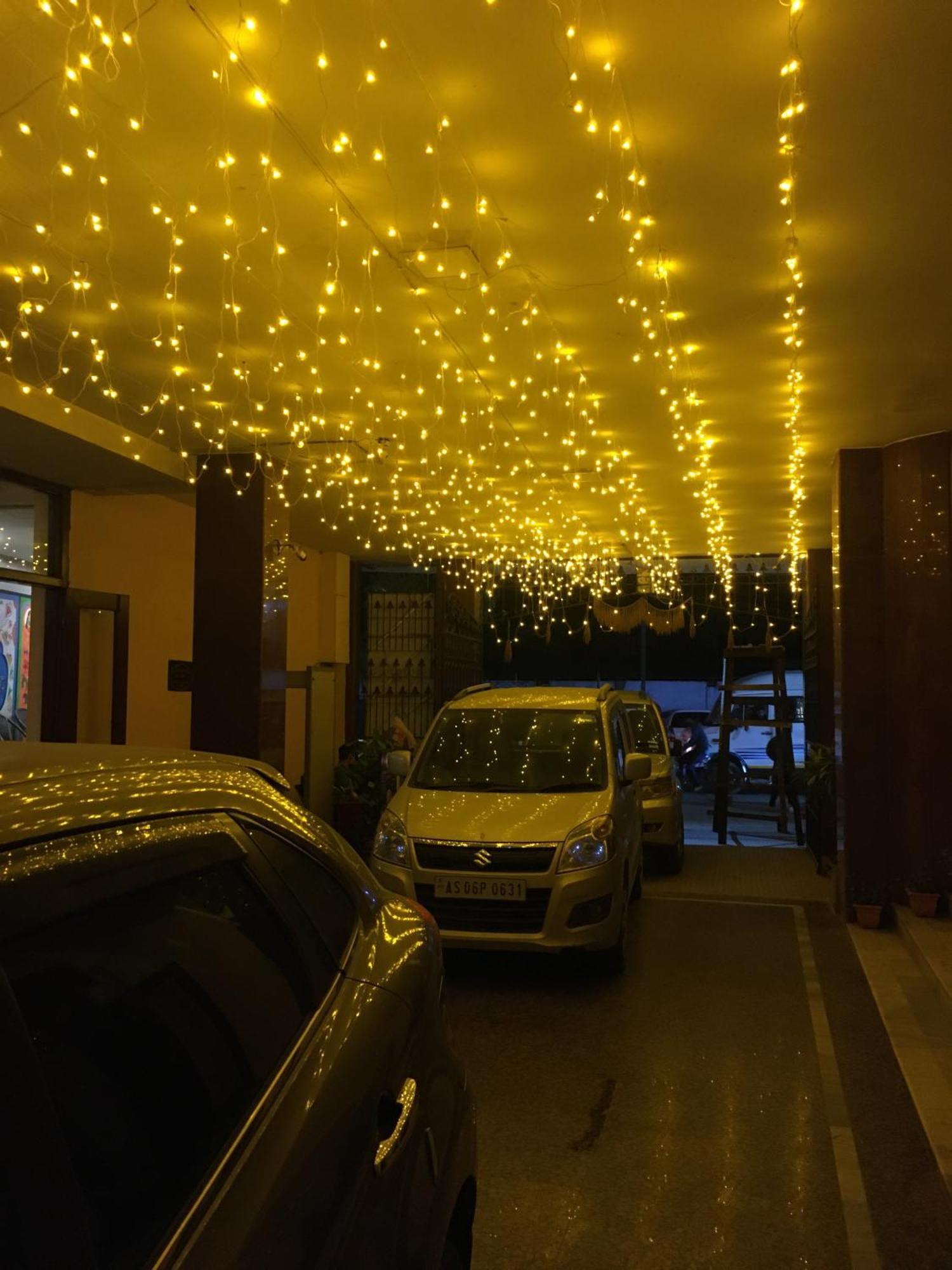 Hotel Indsurya Дібругарх Екстер'єр фото